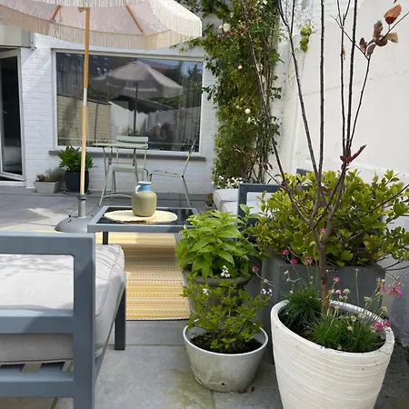 Poppies , Free Parking 3* Ostend